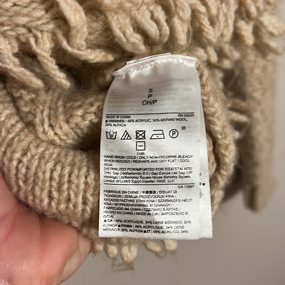 Banana Republic-Cable Knit Fringe Hem Sweater - Picture 6 of 15